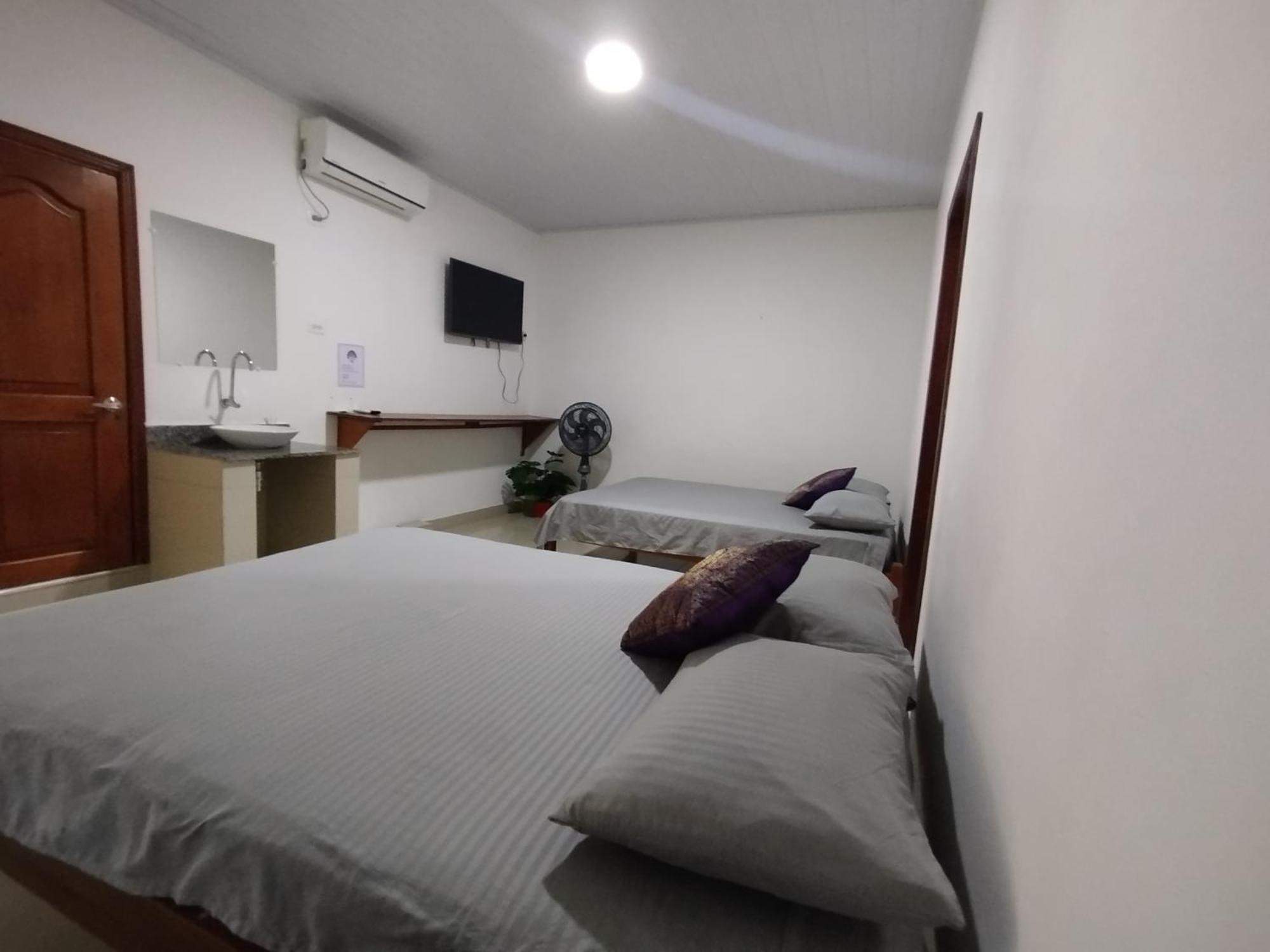 Kanaq Hotel Tours Leticia Bagian luar foto